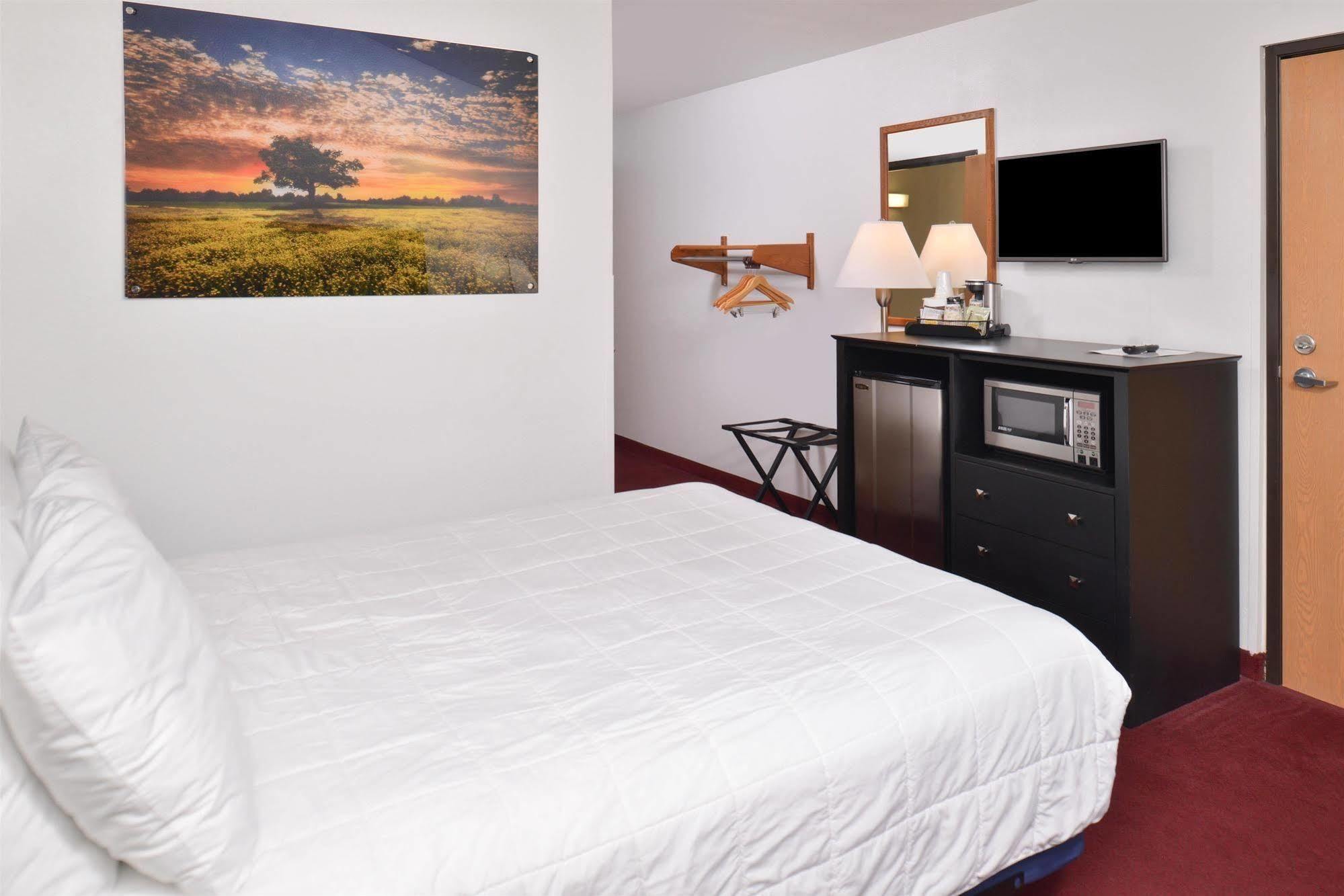 Motel Americas Best Value & Suites-birch Run Birch Run